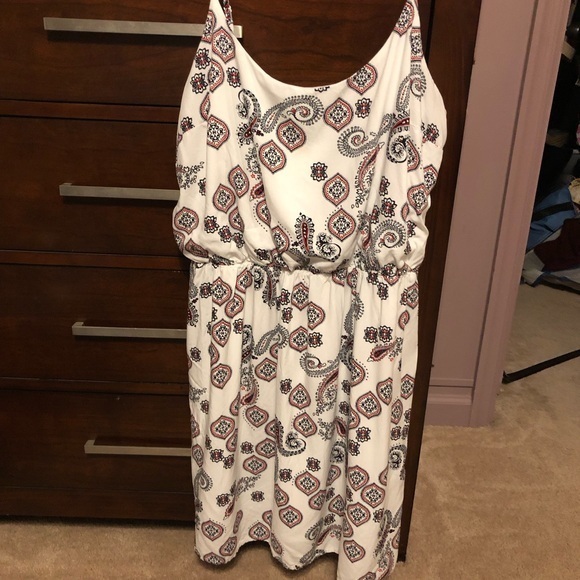 4 for $25 Old Navy Red Black and White Paisley Print Sundress Size Large - Picture 1 of 3